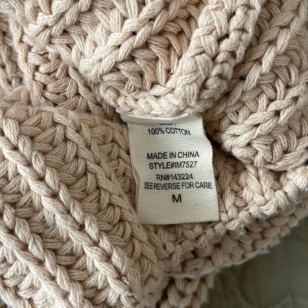 Sweater by ILLA ILLA in size medium - Picture 10 of 10